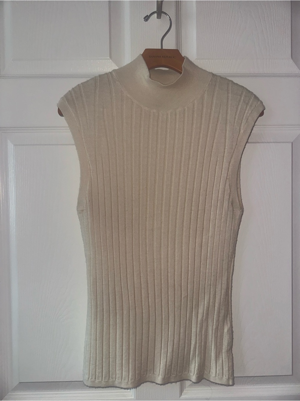 Banana Republic Cream Ribbed Sleeveless Mock Neck Tank Top